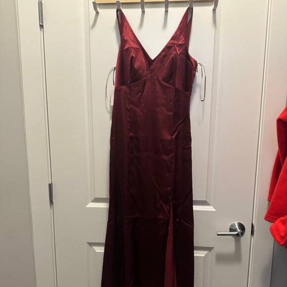 Dresses & Skirts - Burgundy dress